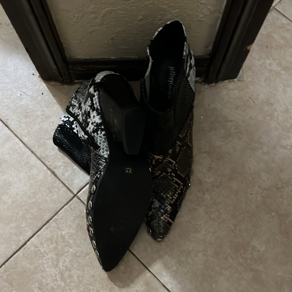 Jeffrey Campbell - Picture 3 of 4